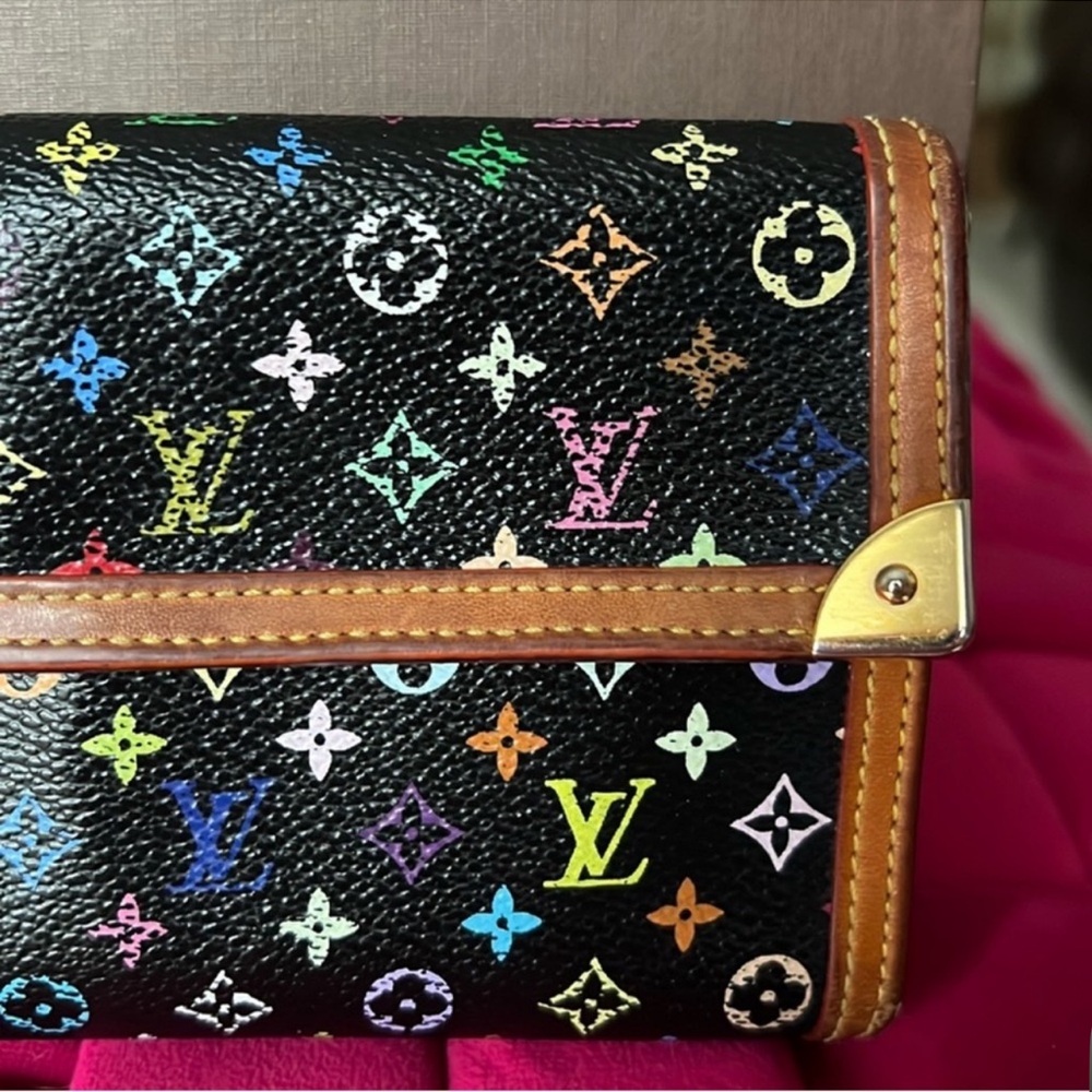 Louis Vuitton Murakami International Wallet - Picture 6 of 14